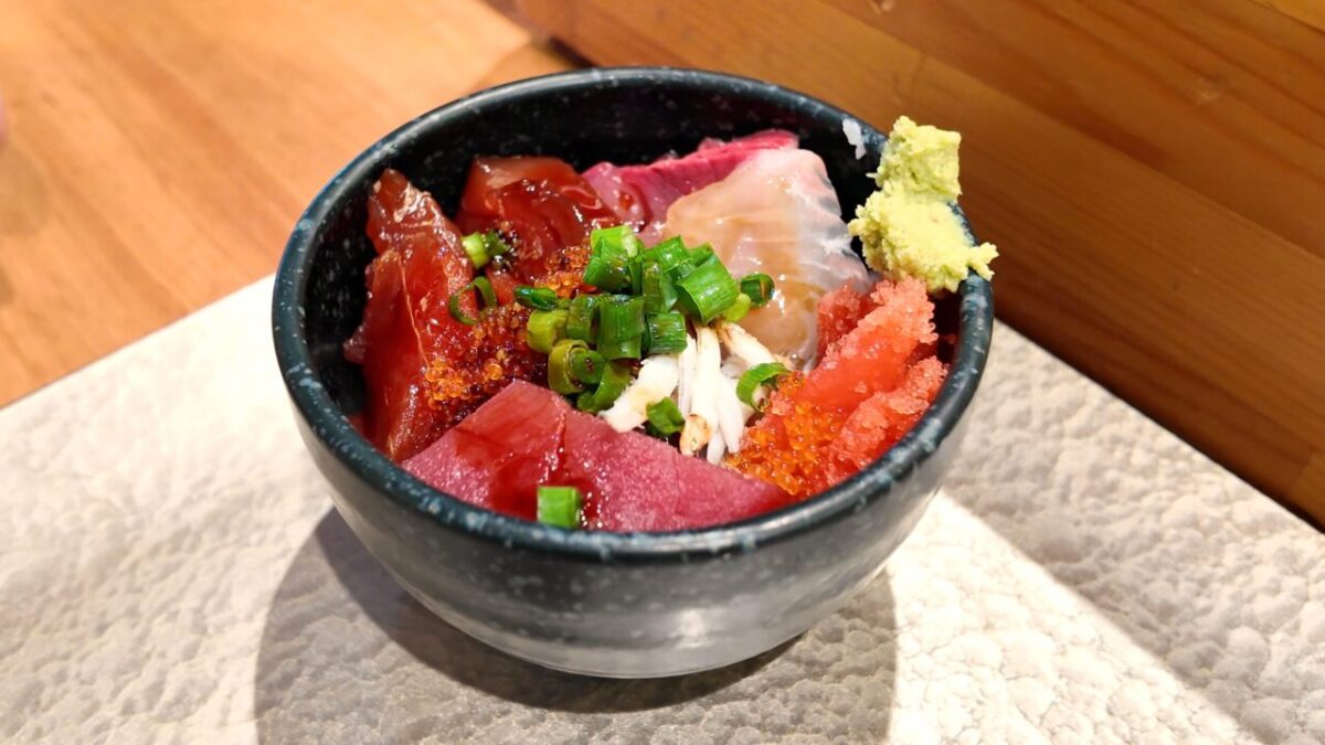 たてやま温泉 千里の風 朝食ビュッフェの海鮮のっけ丼
