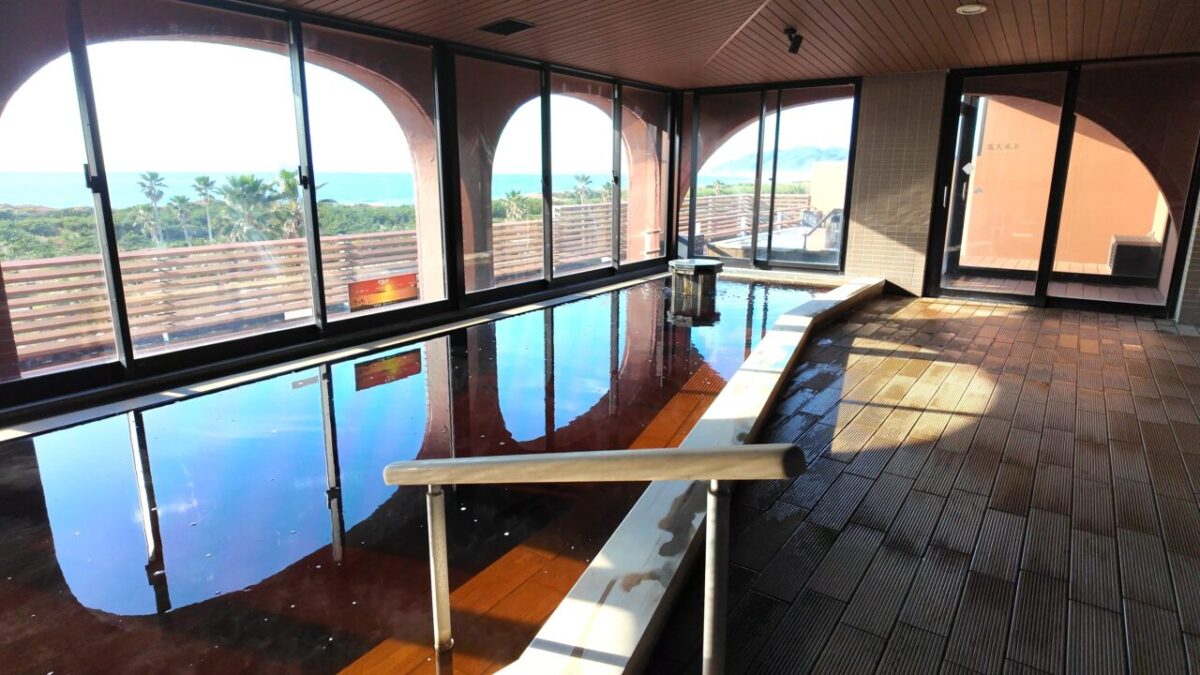 たてやま温泉 千里の風 大浴場の内湯
