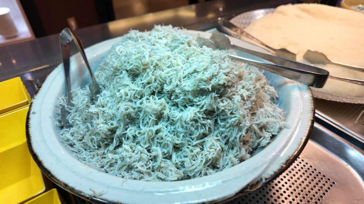 箱根湯本温泉 天成園 朝食ビュッフェのしらす
