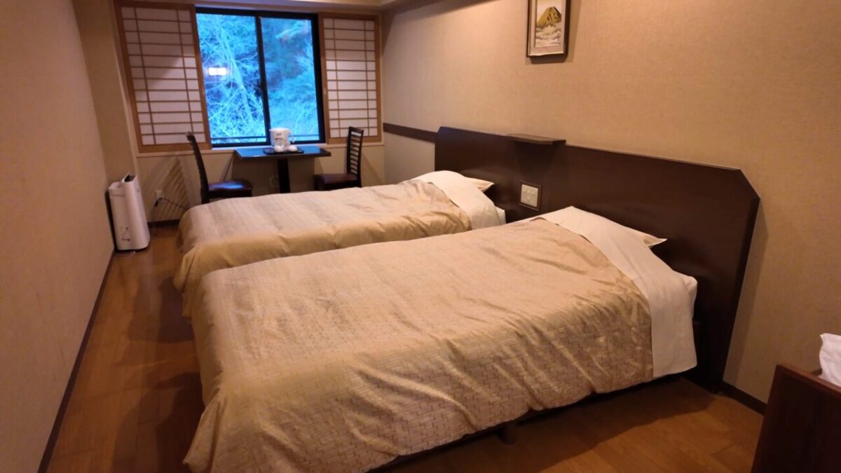 箱根湯本温泉 天成園 洋室ツイン客室の全体  